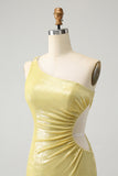 Stylish Yellow Bodycon One Shoulder Short Graduation Dress with Hollow Out
