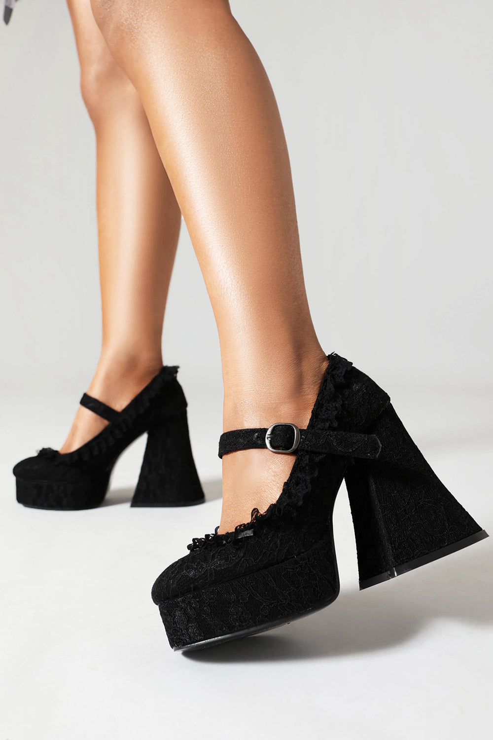 Black closed shoes with heels hotsell