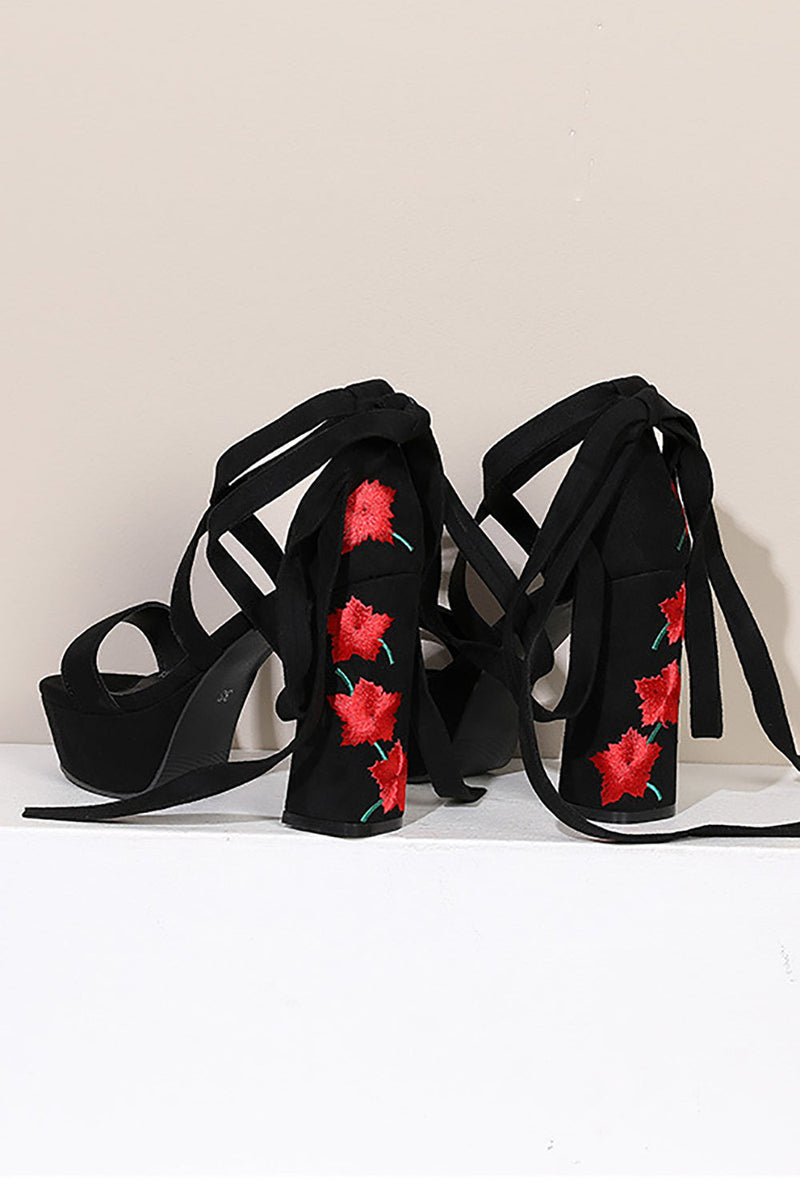 Load image into Gallery viewer, Women&#39;s Black Embroidery Strappy Chunky Heel Open Toe Sandals Shoes