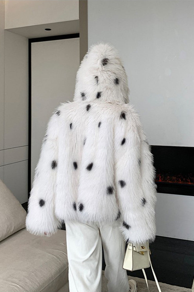 Load image into Gallery viewer, White Dotted Faux Fur Short Women&#39;s Coat