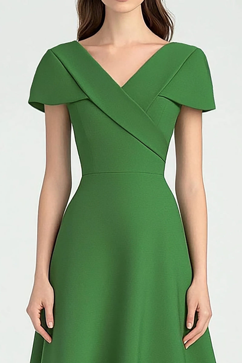 Load image into Gallery viewer, Green V-Neck A Line Formal Dress with Short Sleeves
