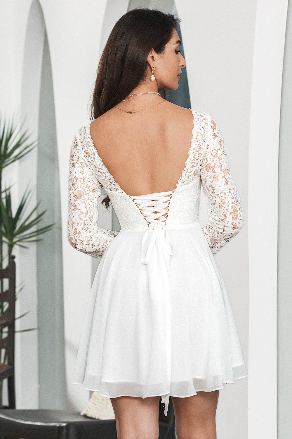 Zapaka Women Cute White Short Graduation Dress Long Sleeves Bateau Lace-Up Back Cocktail Dress with Lace ZAPAKA UK Zapaka Women Cute White Short Graduation Dress Long Sleeves Bateau Lace-Up Back Cocktail Dress with Lace ZAPAKA UK