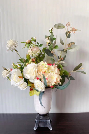 Simulation Bouquet Bridal Holding Flowers
